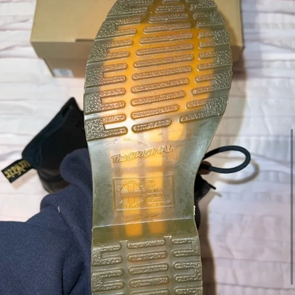 Doc Marten black boots great condition - Picture 3 of 4